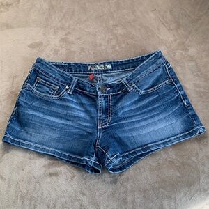 BKE Size 31 Stella CUTE Denim Shorts with Rhinestones on back pockets